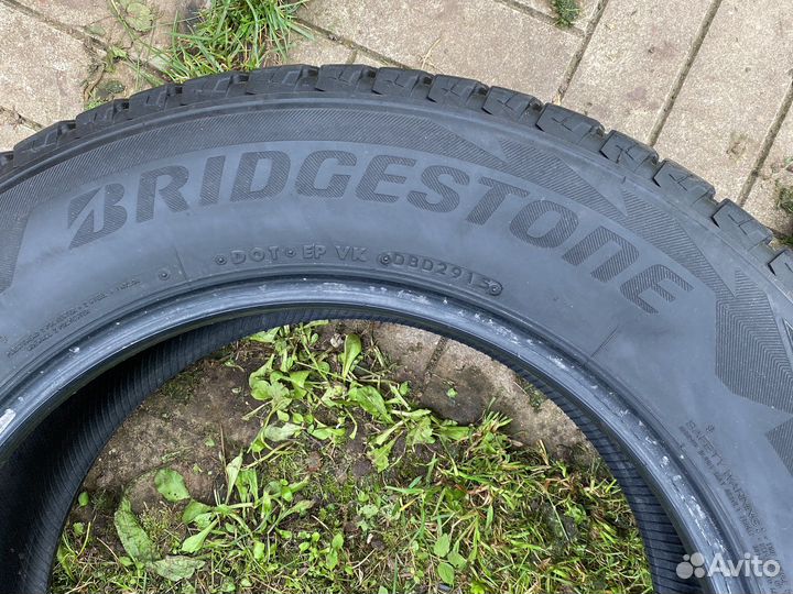 Bridgestone Blizzak DM-V2 235/65 R18