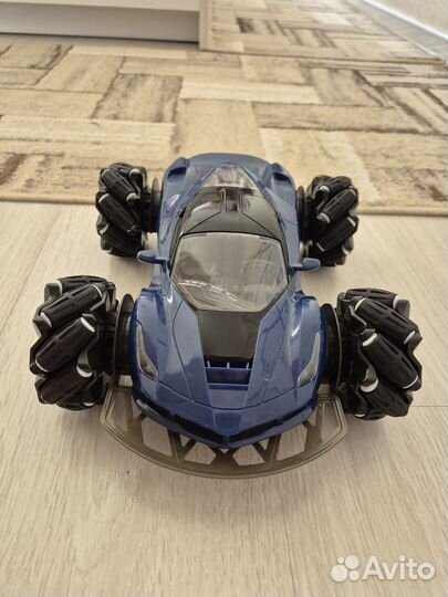 Машинка на пульте управления