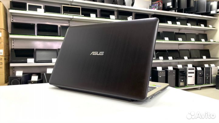 Ноутбук Asus для игр и учебы на SSD/Core i3