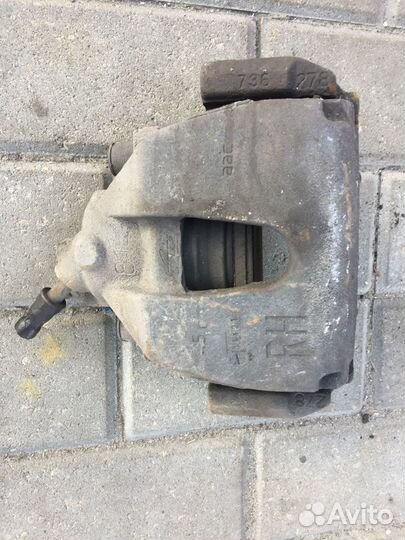 Форд фокус 3 суппорт передний правый