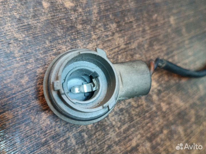 Патрон лампы указателя поворота в фаруPassat B3