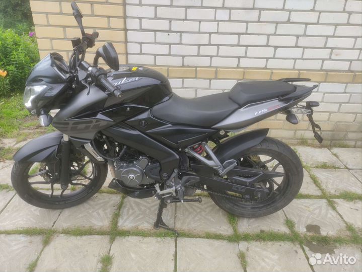 Bajaj pulsar NS200