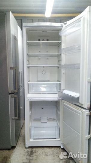 Холодильник б/у Hotpoint-Ariston HBC1181.02