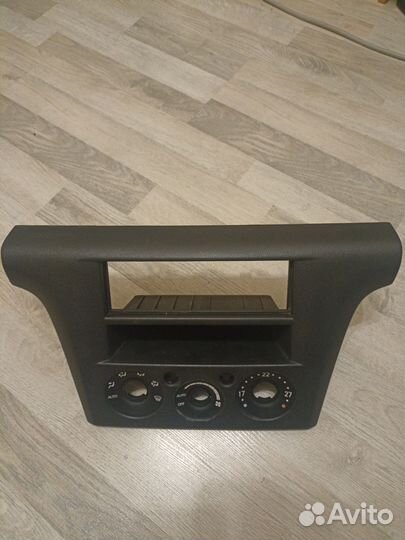 Накладка панели MR979986 Mitsubishi Outlander 1