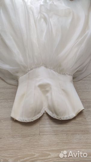 Свадебное платье, фата, сумка, подъюбник