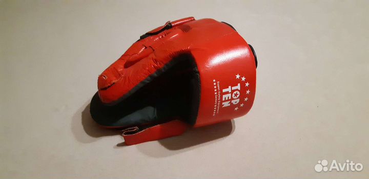 Шлем спортивный защитный