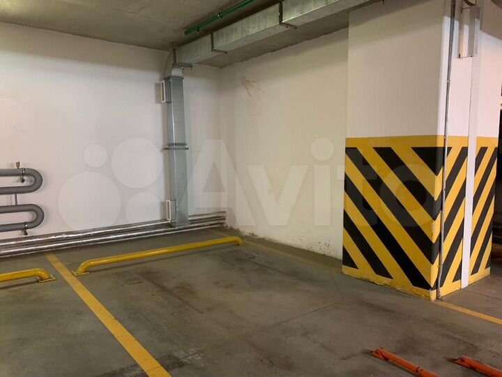 Машиноместо, 14 м²