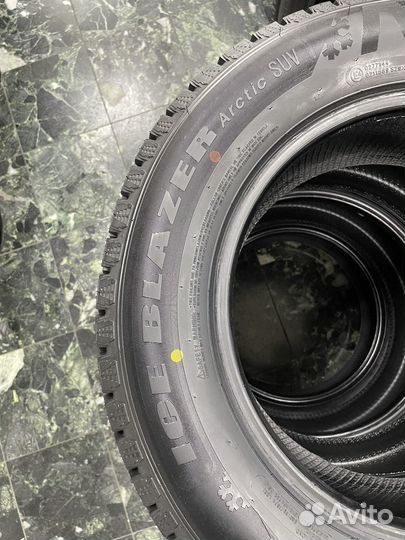 Sailun Ice Blazer Arctic SUV 215/65 R16 102H
