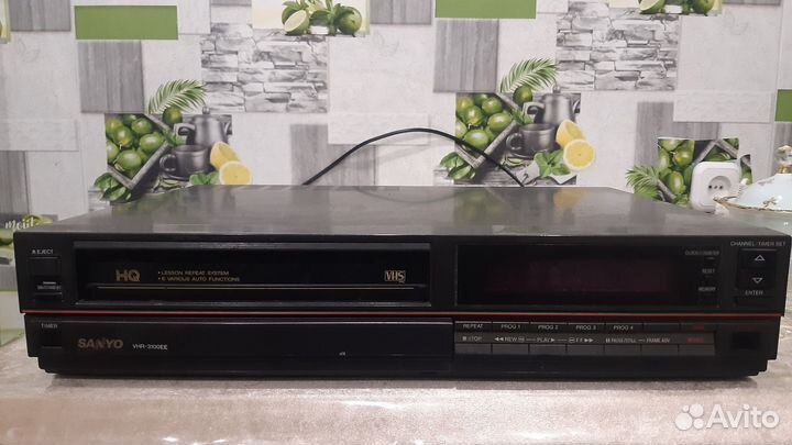 Видеомагнитофон sanyo