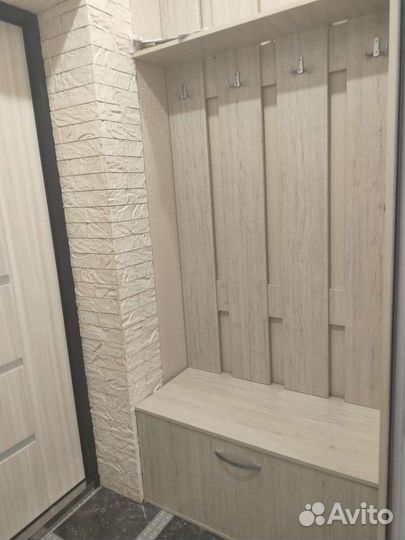 Вешалка в прихожую с обувницей