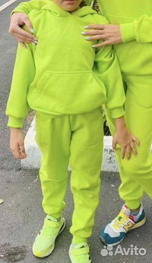 Продам спортивный костюм