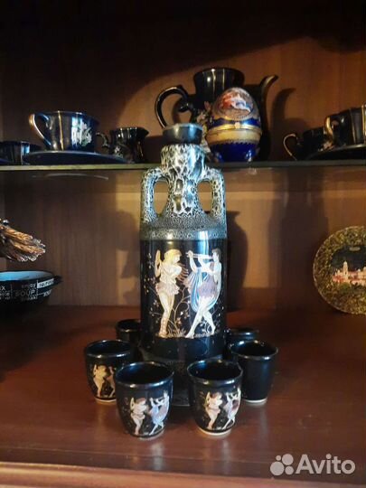 Графин со стопками