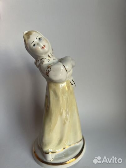 Фарфоровая Статуэтка плясунья кф Чудово