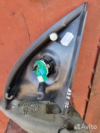 Накладка зеркала внутренняя левая Опель Астра Н