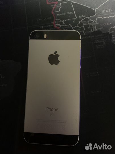 iPhone SE, 32 ГБ