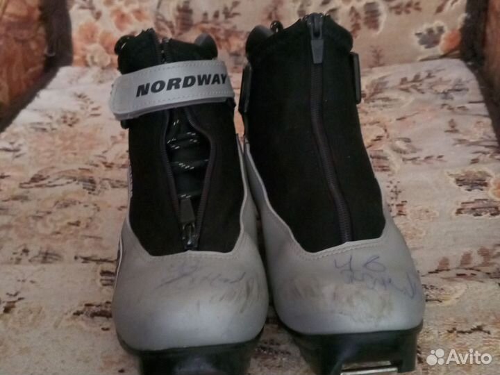 Лыжные ботинки