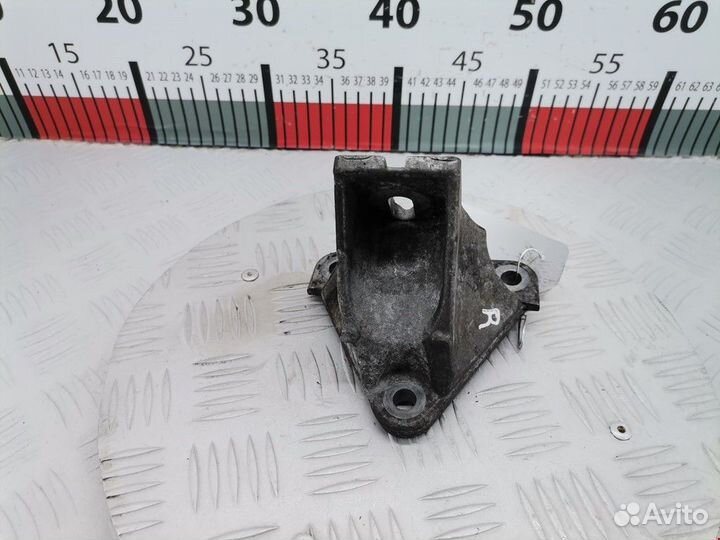 Кронштейн двигателя Opel Omega B рест. 2001