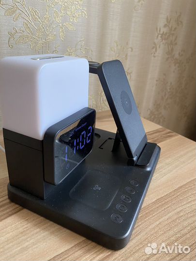 Безпроводная зарядка 3 в 1