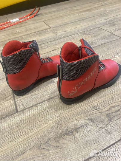 Лыжные ботинки размер 34