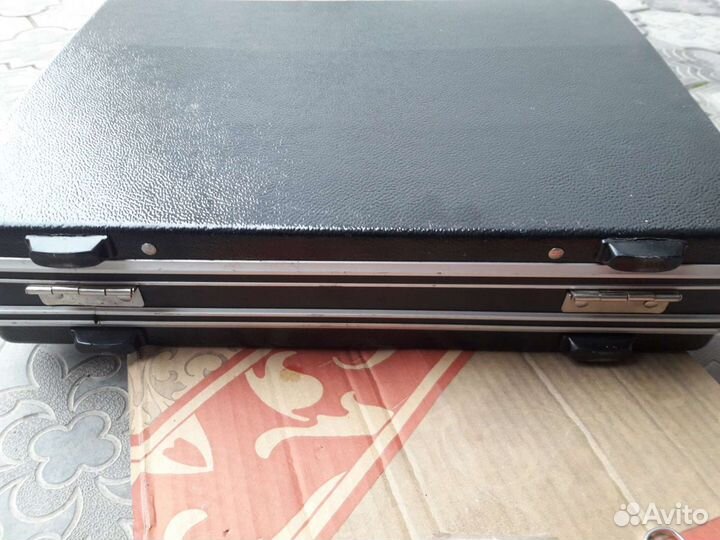 Дипломат кейс на детали