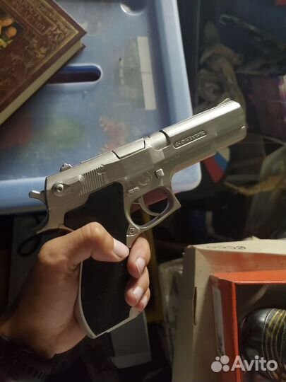 Пистолет на пистонах