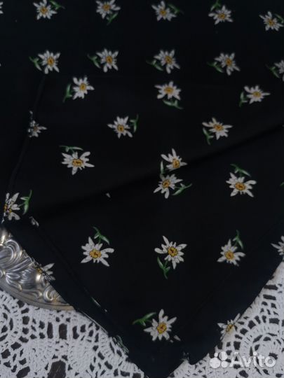 Эдельвейс платочки на чёрном фоне