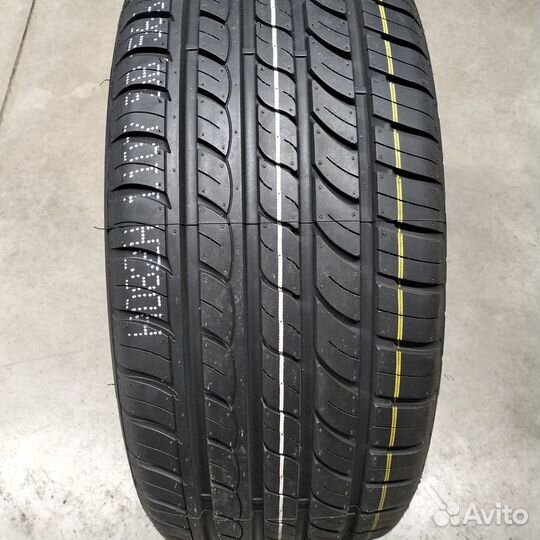 Compasal Smacher 245/40 R18 97W