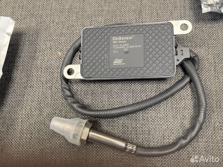Датчик кислородный грузовиков Вольво dinex 83010