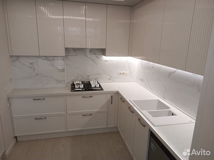 Столешницы из камня (кварцевый агломерат, акрил)