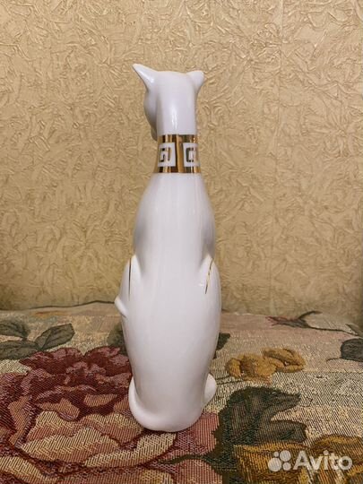 Фигурка кошки фарфор