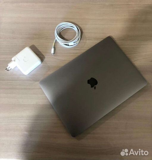 Ноутбук apple macbook pro 2017