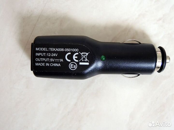 Автомобильное зарядное устройство USB