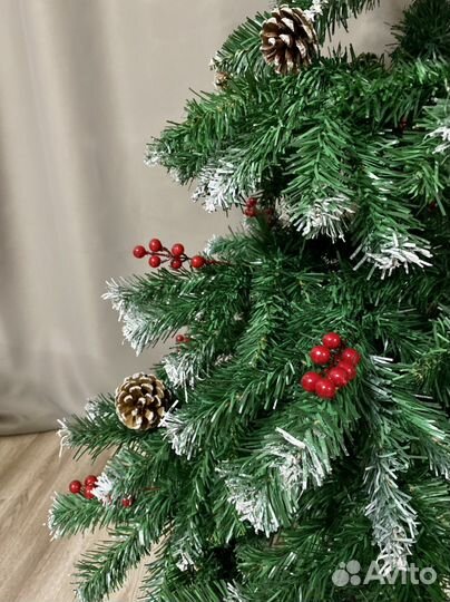 Елка искусственная заснеженная