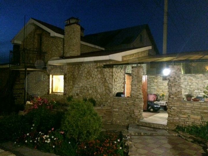 Коттедж 350 м² на участке 14 сот.