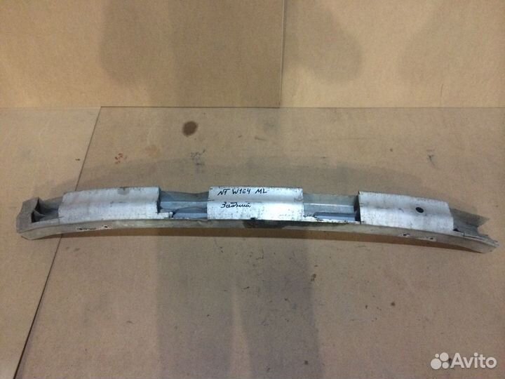 Усилитель бампера Mercedes ML W164