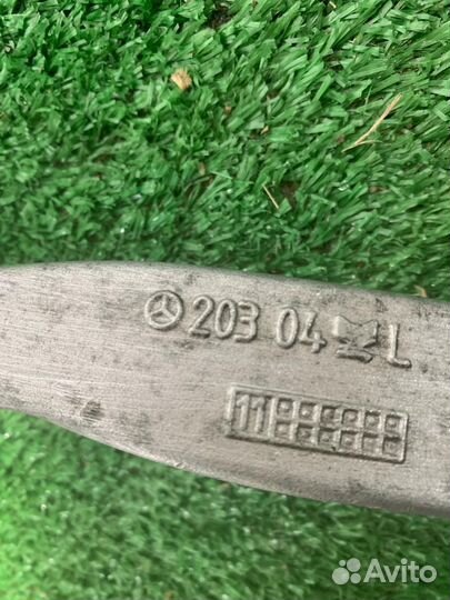 Рычаг передний левый Mercedes W204