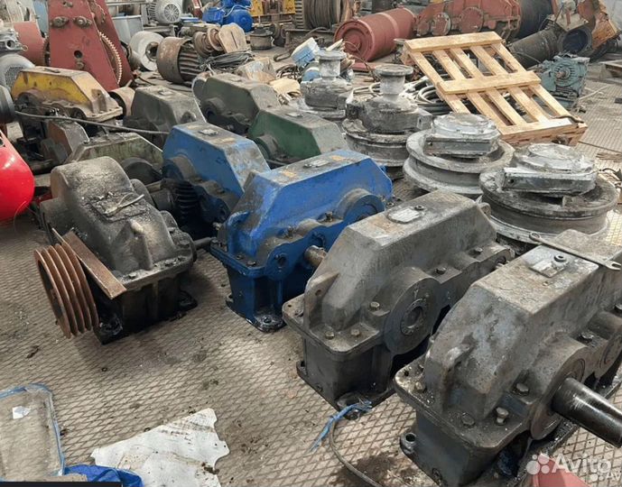 Редуктор цилиндрический трехступенчатый Ц2-650 Б/у