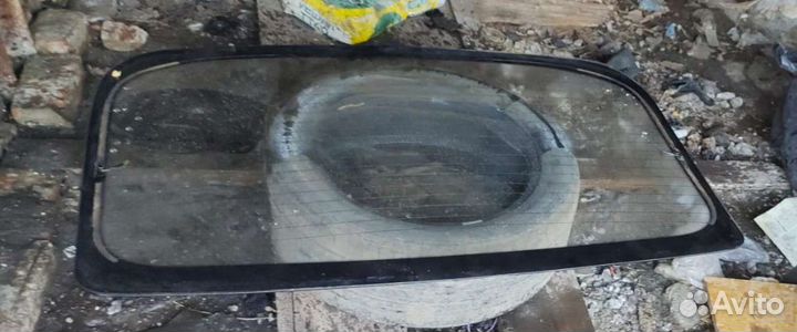 Стекло заднее на Рено Меган 2
