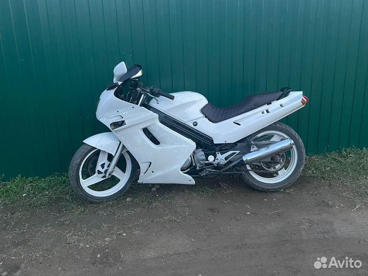 Kawasaki zzr 250