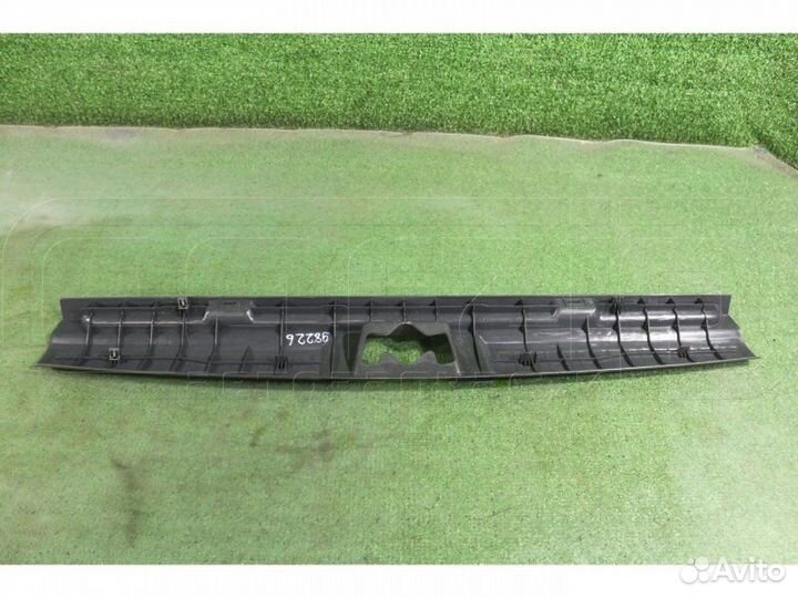 Накладка замка багажника Honda Orthia EL2 B20B