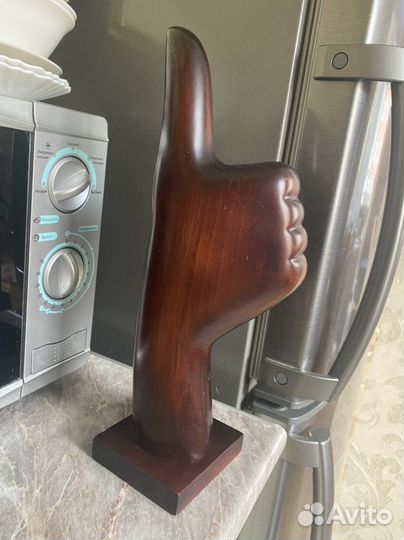 Сувенир рука из дерева