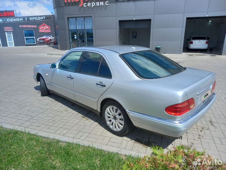 Mercedes-Benz E-класс 2.4 AT, 1998, 300 000 км
