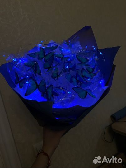 Светящийся букет из бабочек