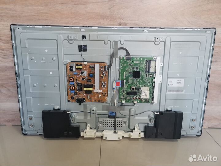 Телевизор LG 42LB570 (Разбор)(По запчастям)