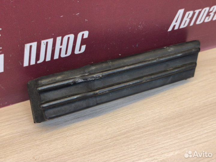 Уплотнитель жабо правый LADA X-Ray Cross