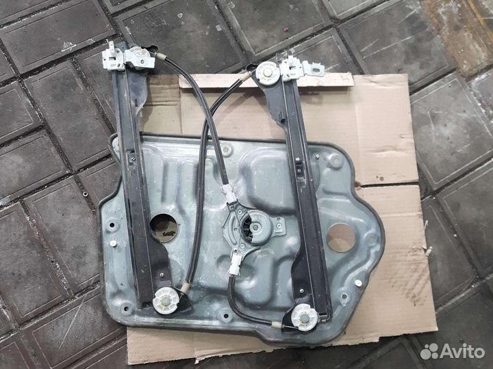 Стеклоподъёмник передний правый Nissan Qashqai