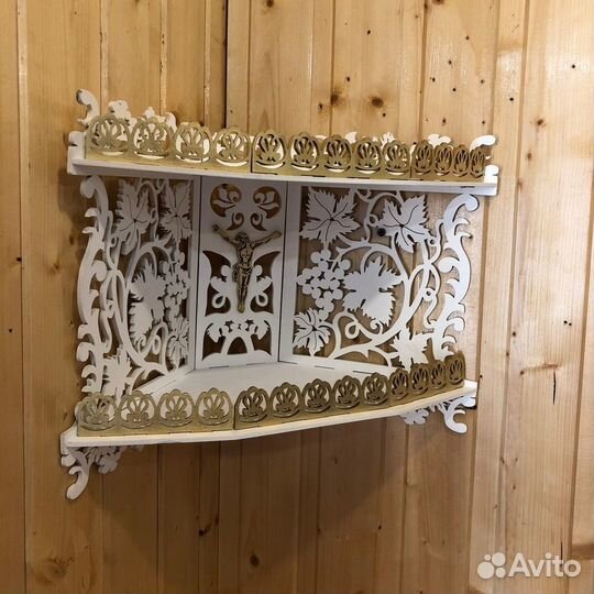 Угловая полка для икон 28 см х 39 см