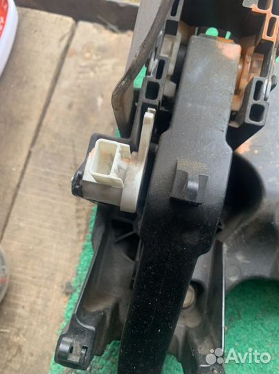 Педальный узел Opel Insignia мт 1.8