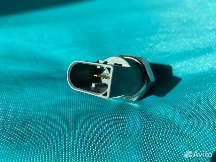 Mercedes-Benz датчик давления масла