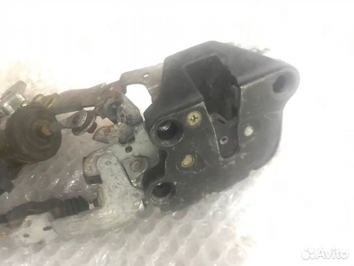 Замок двери передний правый Mitsubishi Galant EA1